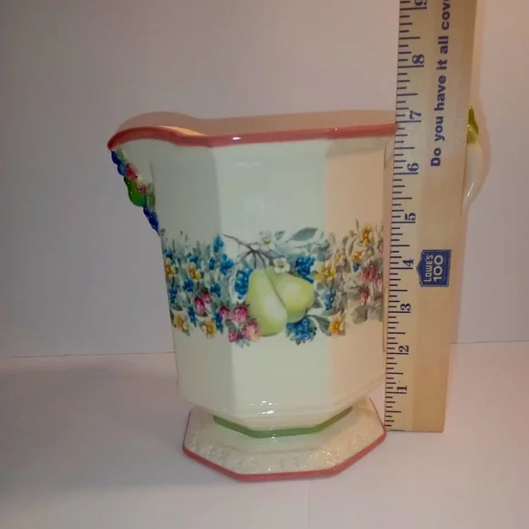 Pitcher - Picture 4 of 8